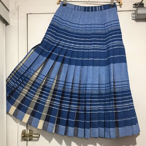 VINTAGE HIGHLAND QUEEN REVERSIBLE WOOL PLAID PLEATED SKIRTS SIZE 10 - Picture 4 of 12